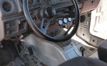 Suzuki-samurai-tin-top-1986-white-4