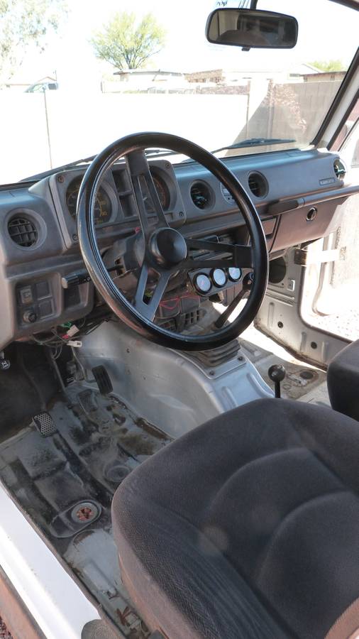 Suzuki-samurai-tin-top-1986-white-4