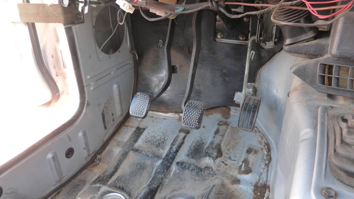 Suzuki-samurai-tin-top-1986-white-6