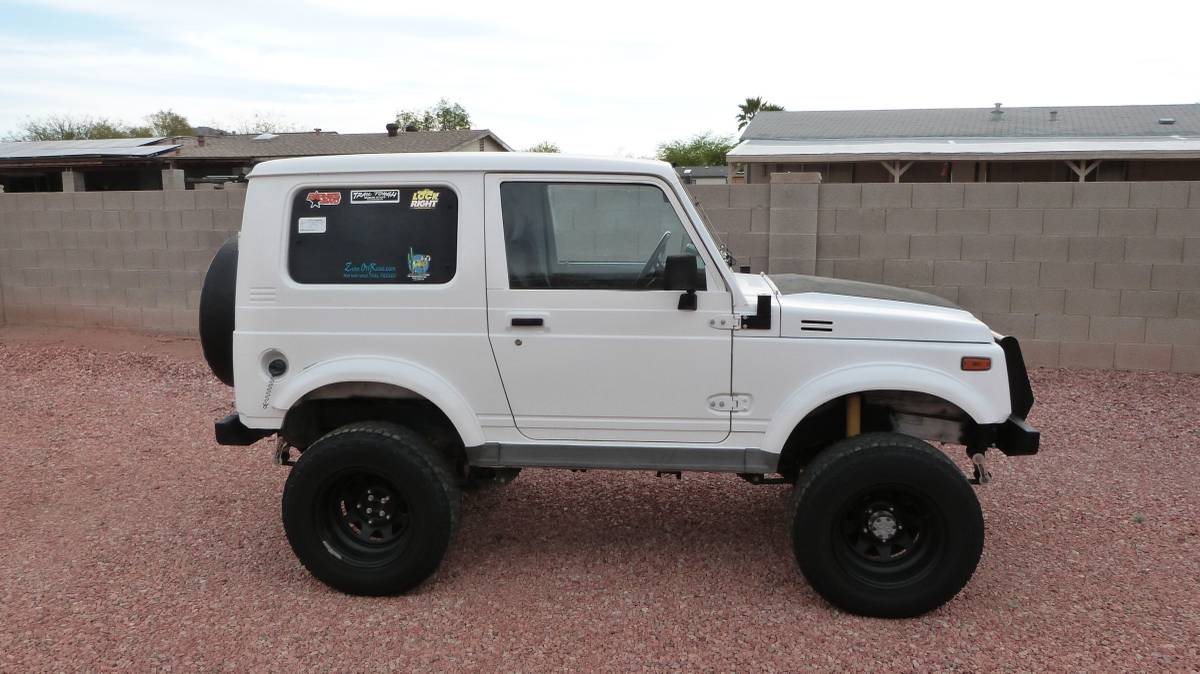 Suzuki-samurai-tin-top-1986-white-9