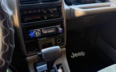 Suzuki-sidekick-1989-red-10