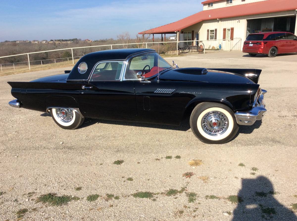 T-bird-1957-black-7