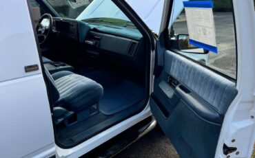 Tahoe-2-door-1992-white-21