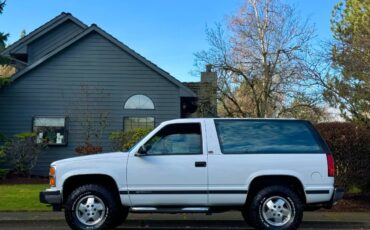 Tahoe-2-door-1992-white-5