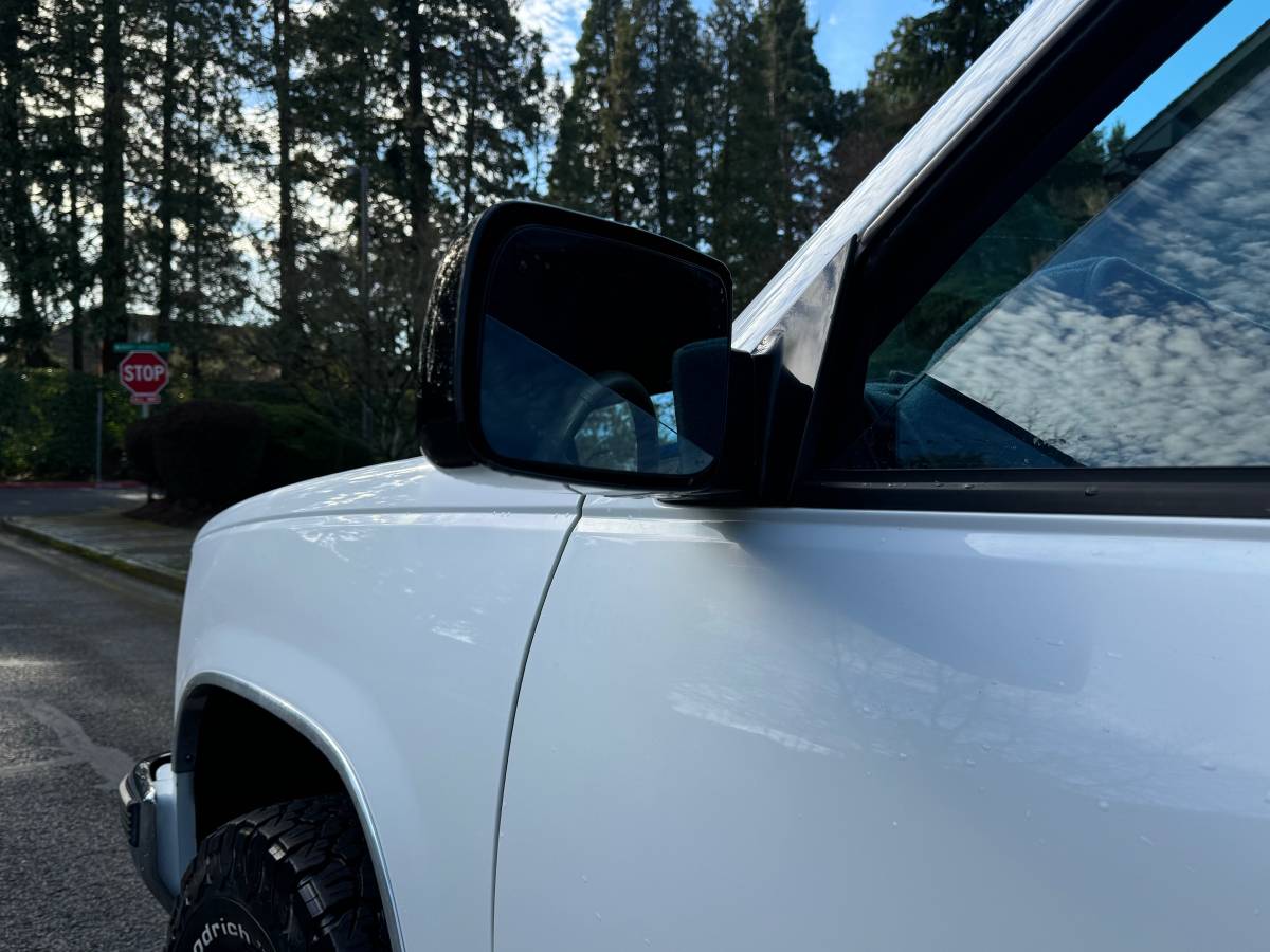 Tahoe-2-door-1992-white-9