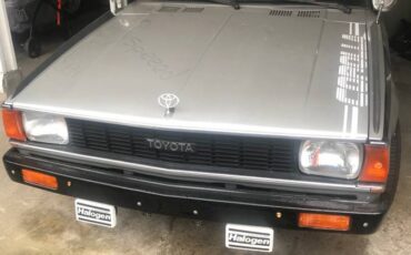 Toyota-1981-grey-2