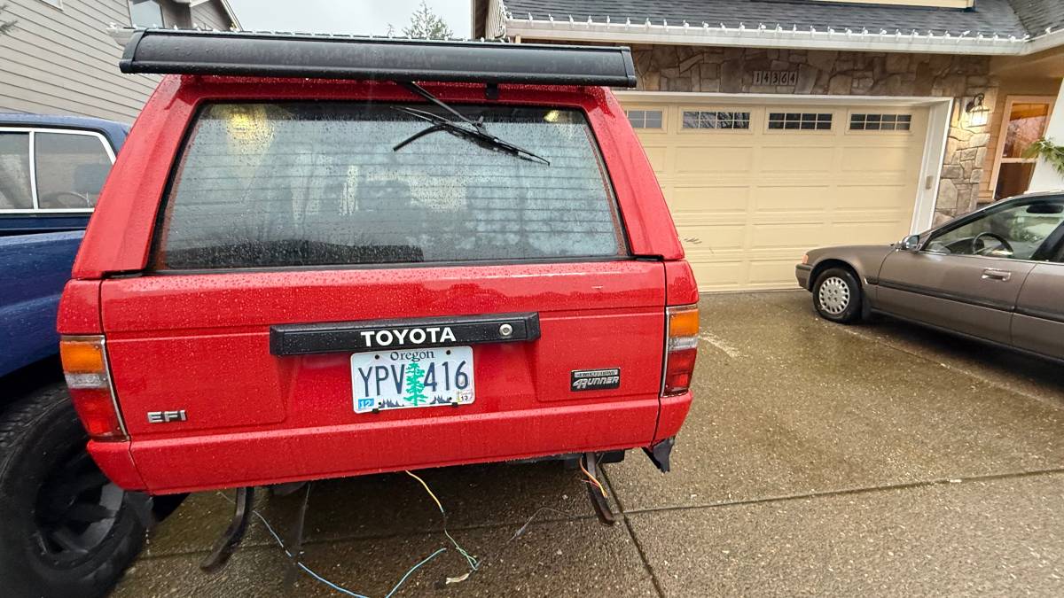 Toyota-4-runner-deluxe-4x4-1986-red-11