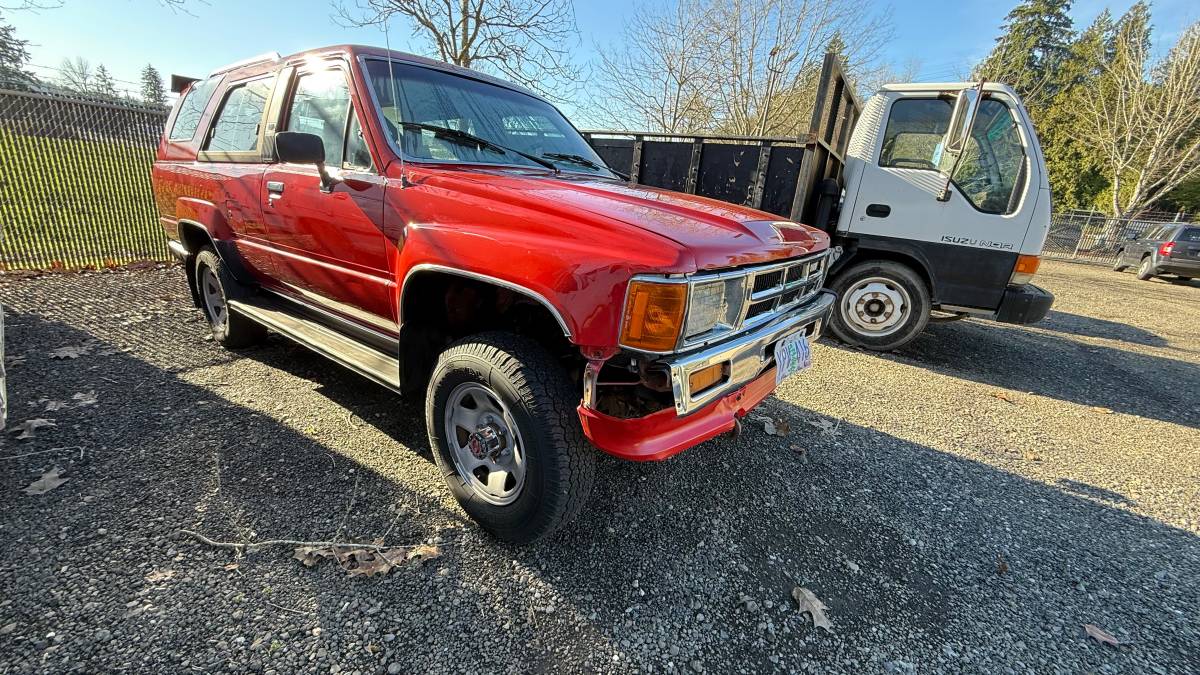 Toyota-4-runner-deluxe-4x4-1986-red-15