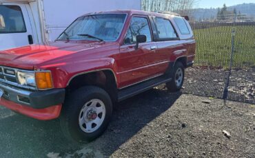Toyota-4-runner-deluxe-4x4-1986-red-17