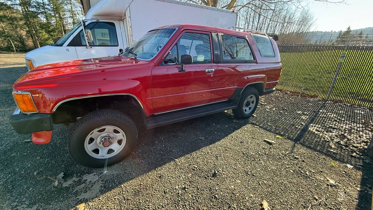 Toyota-4-runner-deluxe-4x4-1986-red-18