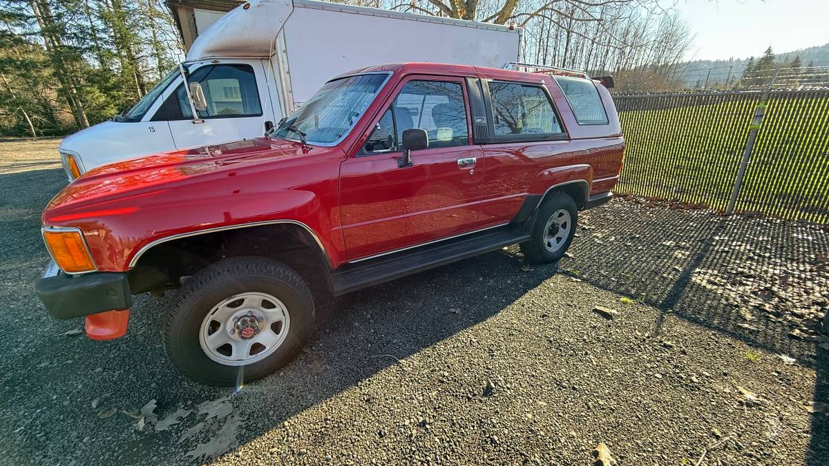 Toyota-4-runner-deluxe-4x4-1986-red-19
