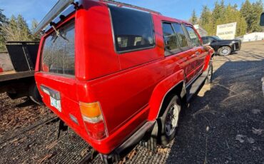Toyota-4-runner-deluxe-4x4-1986-red-2