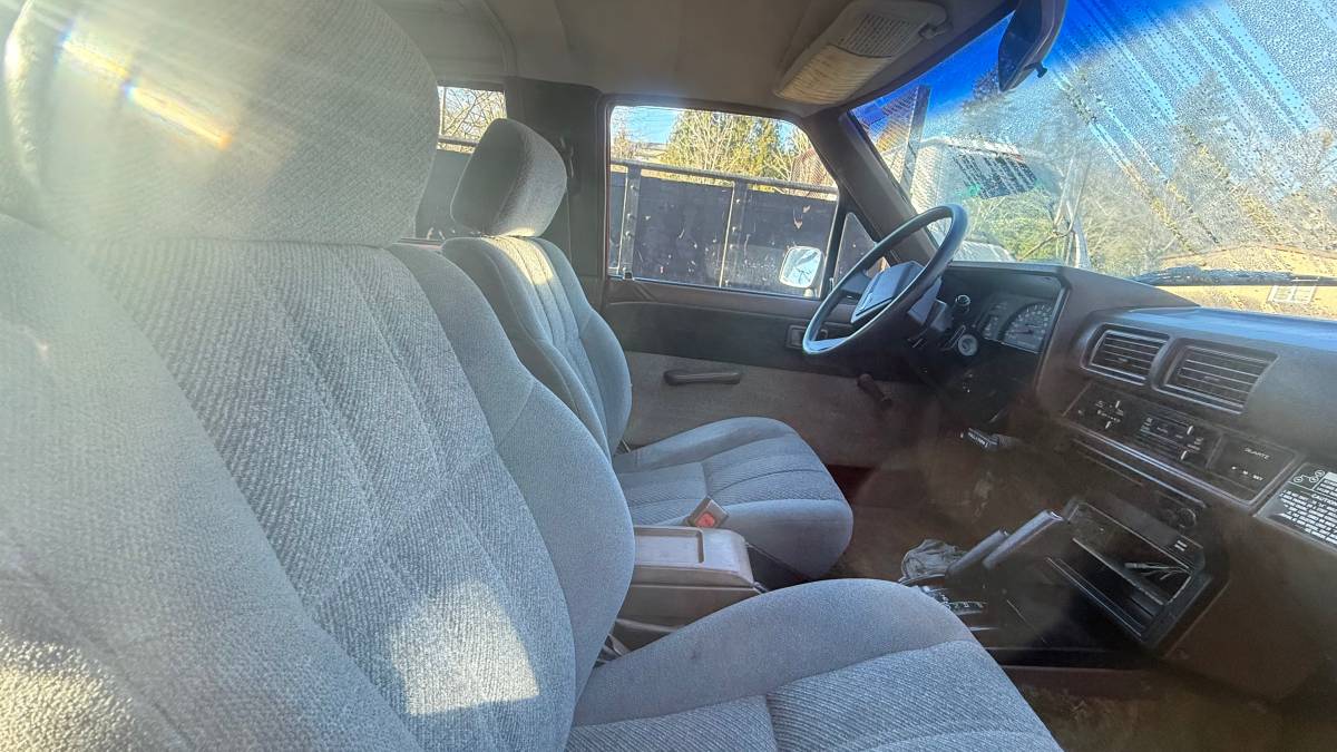 Toyota-4-runner-deluxe-4x4-1986-red-3