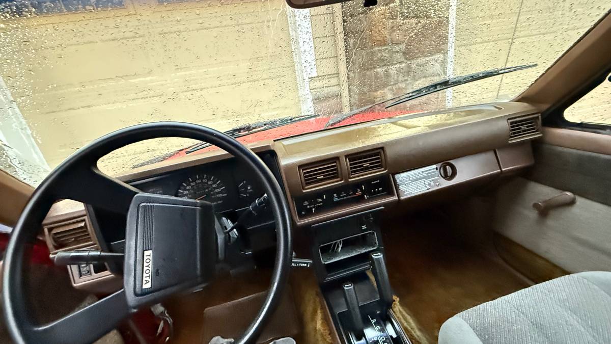 Toyota-4-runner-deluxe-4x4-1986-red-7