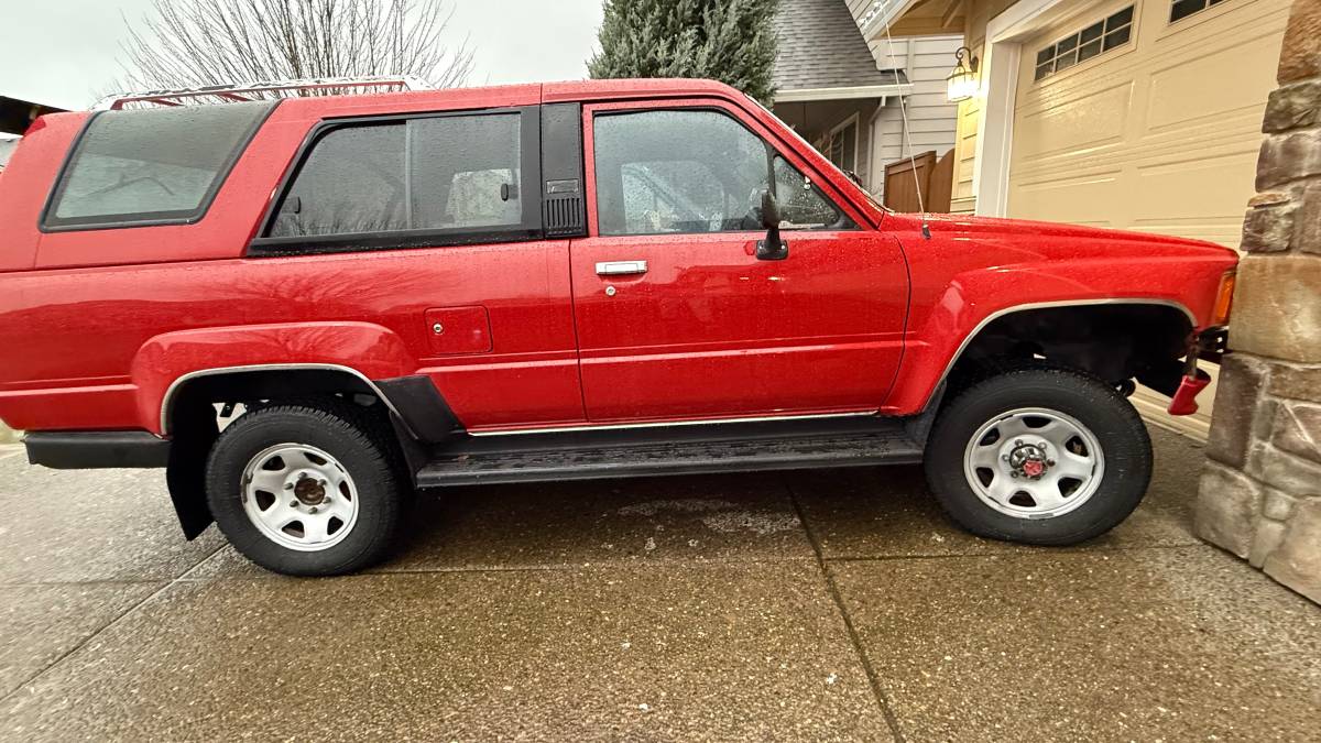 Toyota-4-runner-deluxe-4x4-1986-red-9