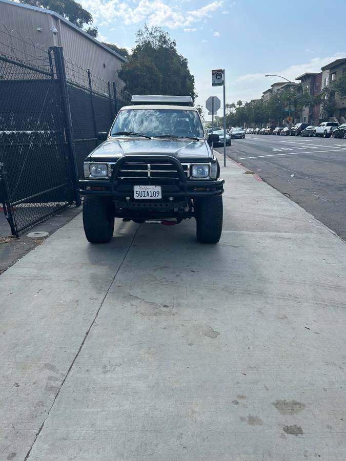 Toyota-4runner-1985-yellow-1