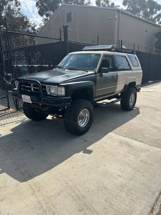 Toyota-4runner-1985-yellow-2