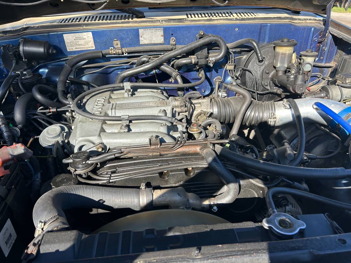 Toyota-4runner-1985-yellow-4