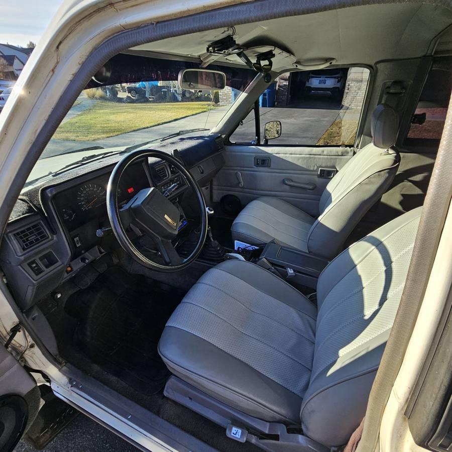 Toyota-4runner-1986-white-5