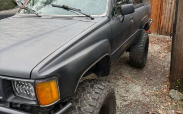 Toyota-4runner-1987-black