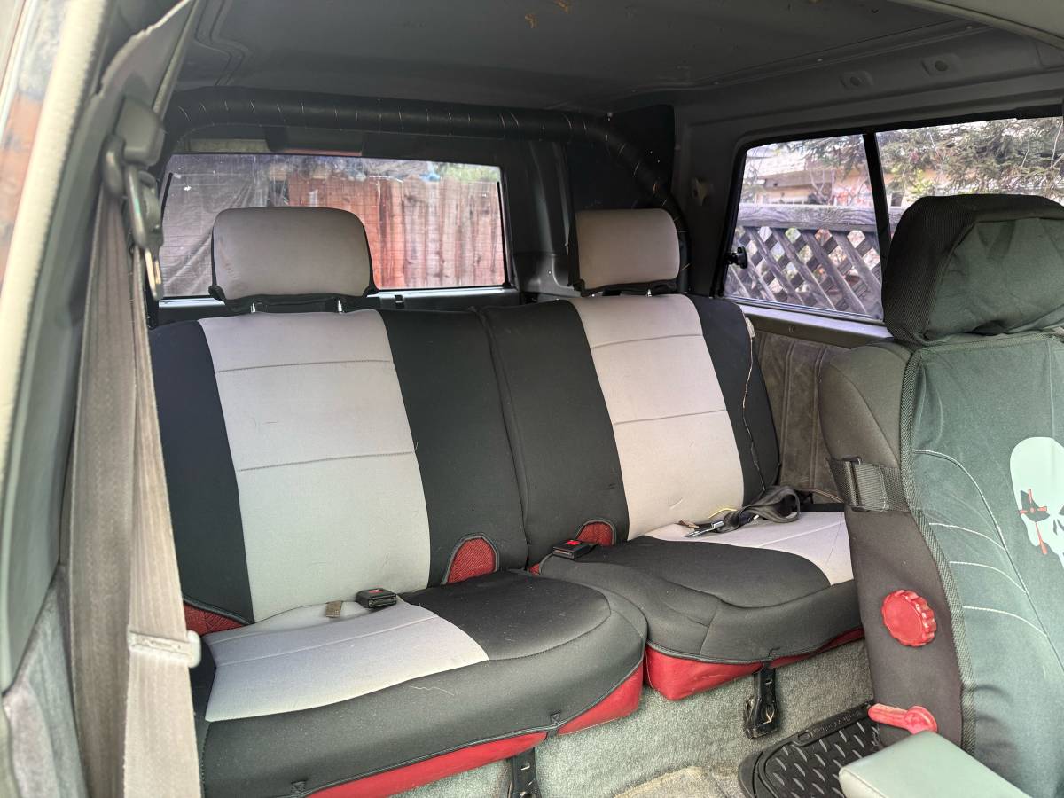 Toyota-4runner-1987-black-4