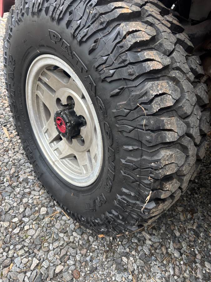 Toyota-4runner-1987-red-15