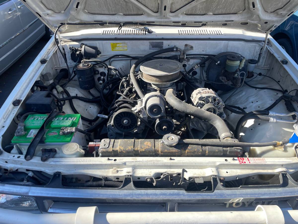 Toyota-4runner-1987-white-1