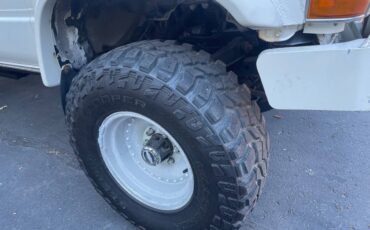 Toyota-4runner-1987-white-3