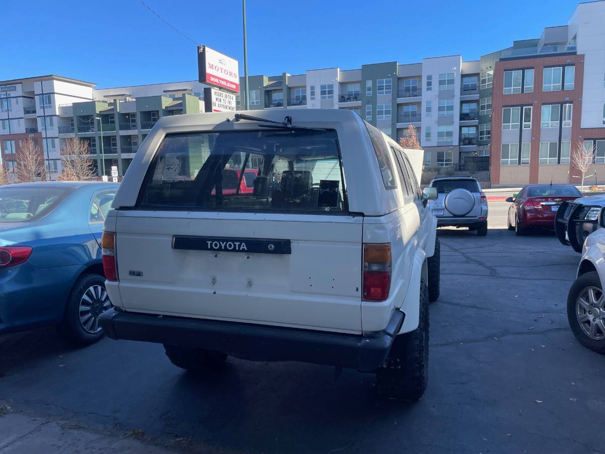 Toyota-4runner-1987-white-5