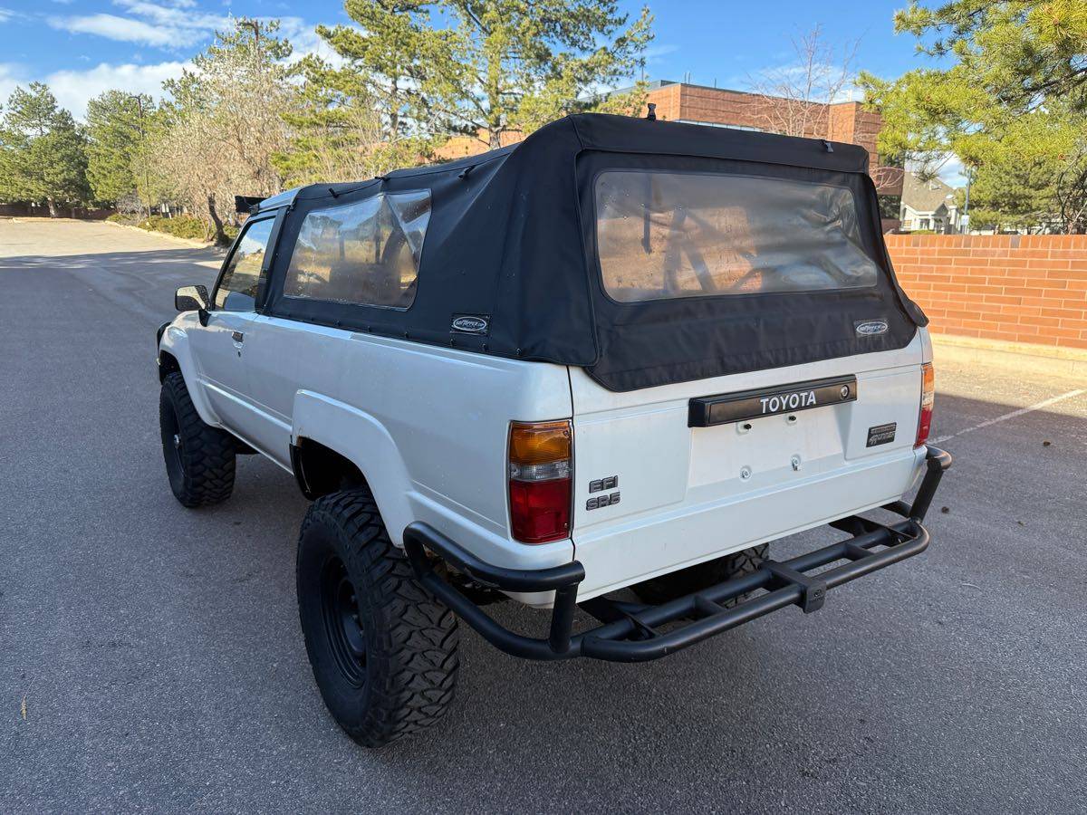 Toyota-4runner-1988-10