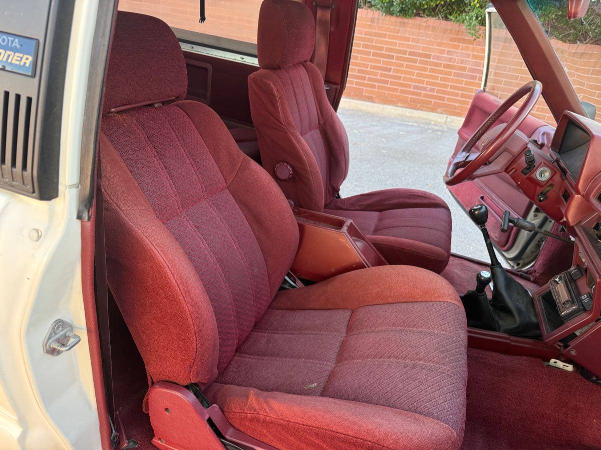 Toyota-4runner-1988-17