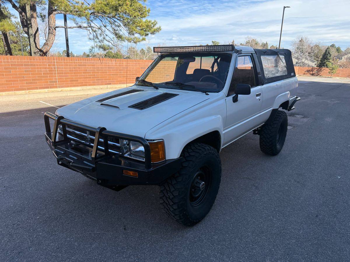 Toyota-4runner-1988-21