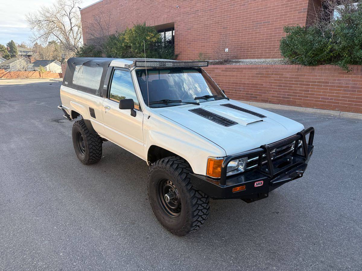 Toyota-4runner-1988-22