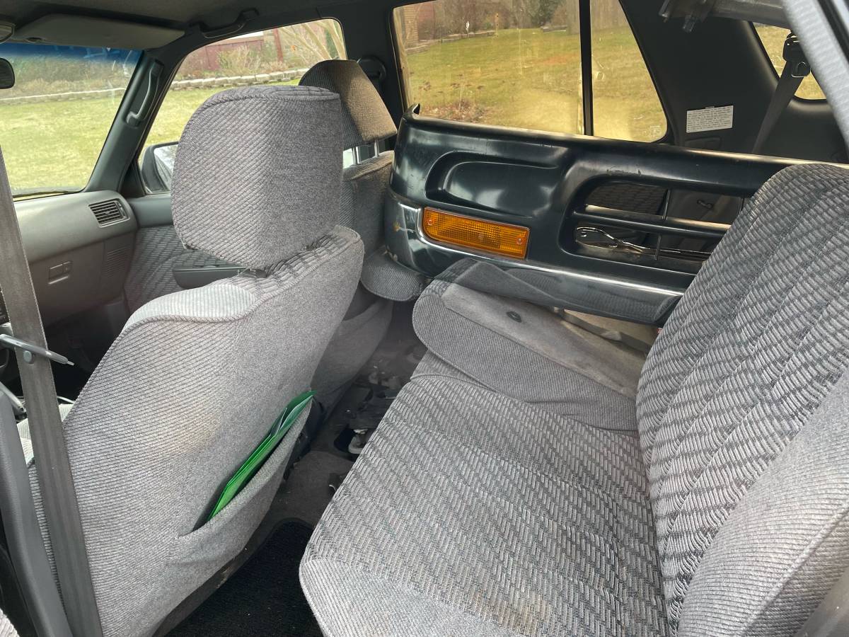 Toyota-4runner-1994-black-1