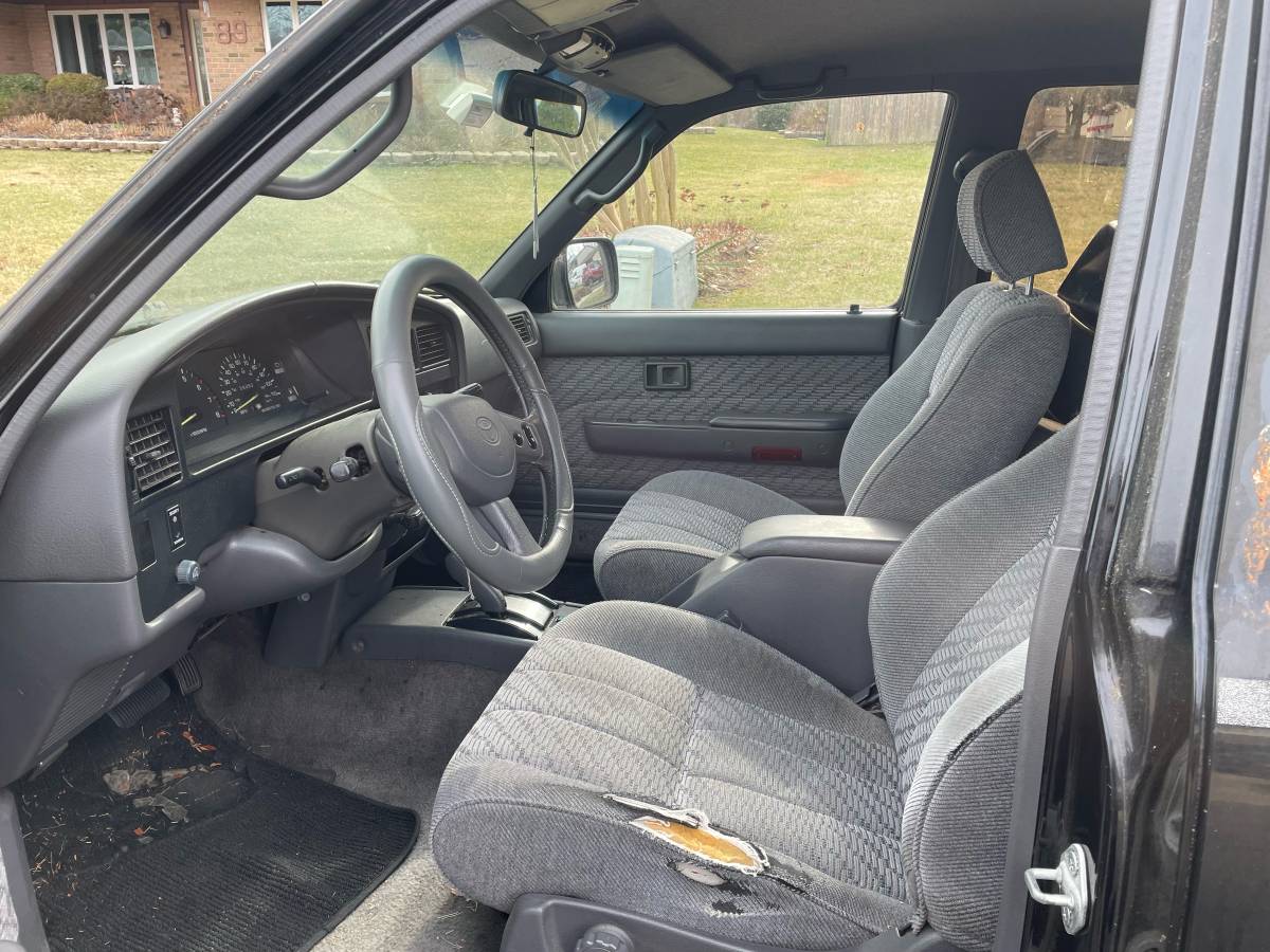 Toyota-4runner-1994-black-2