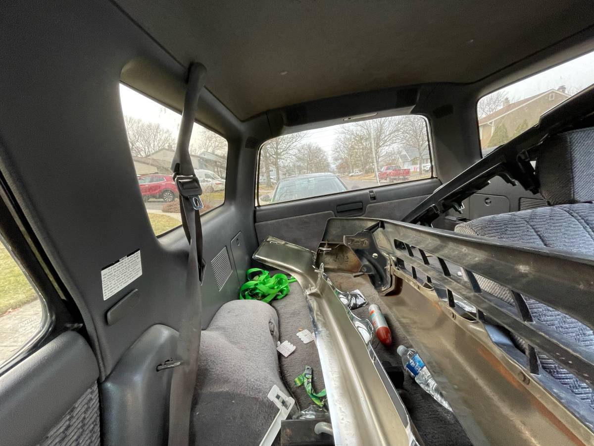 Toyota-4runner-1994-black-4