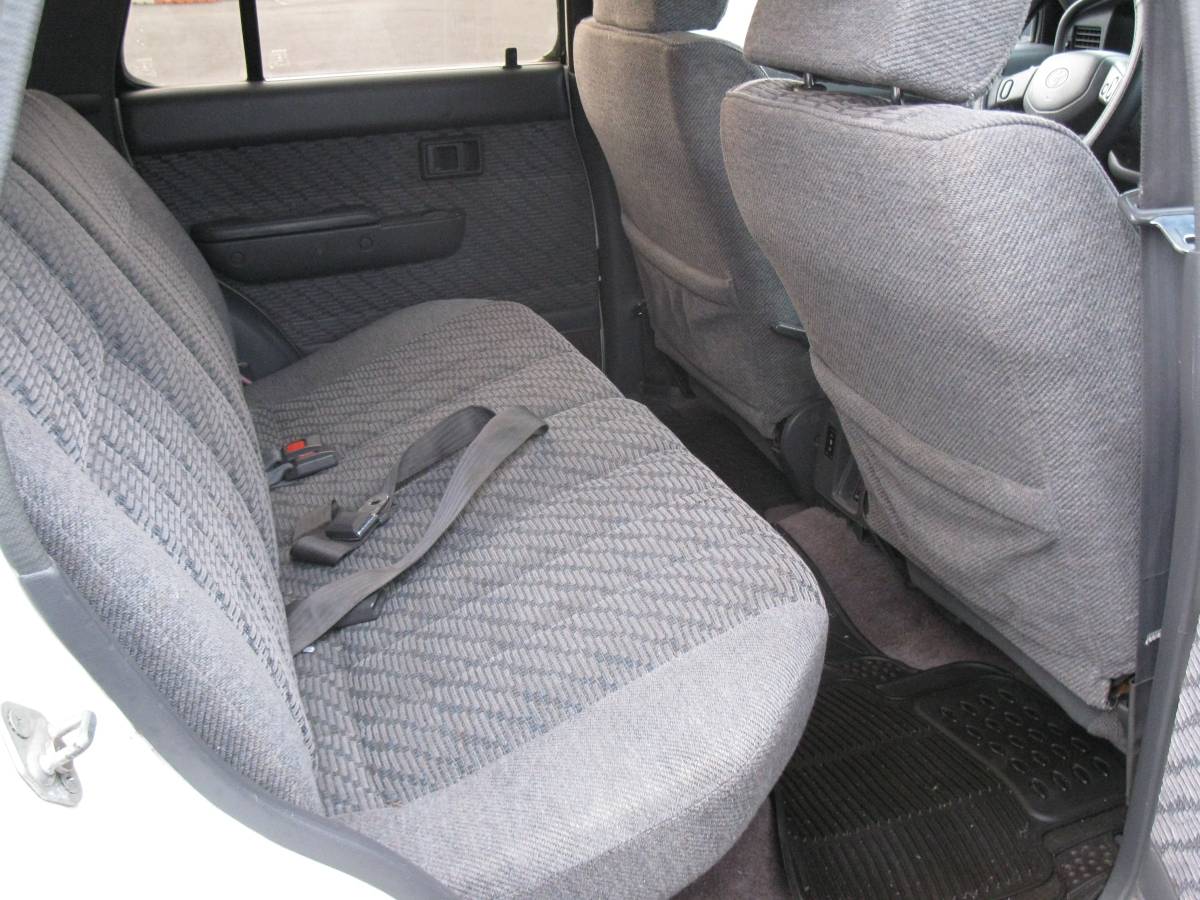 Toyota-4runner-1995-white-10