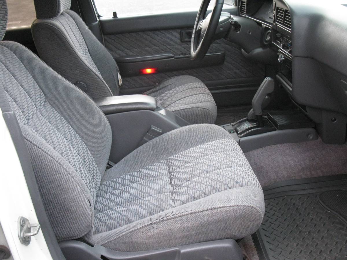 Toyota-4runner-1995-white-11