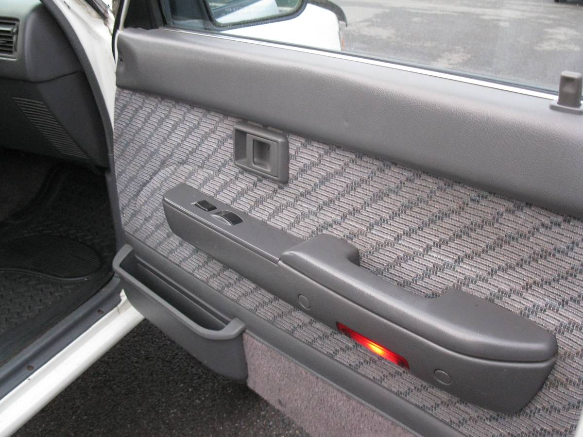 Toyota-4runner-1995-white-12