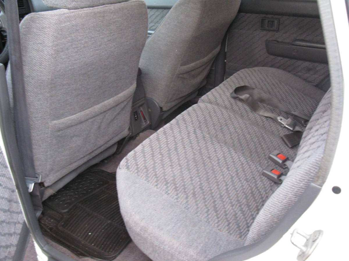 Toyota-4runner-1995-white-17