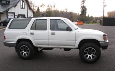 Toyota-4runner-1995-white-3