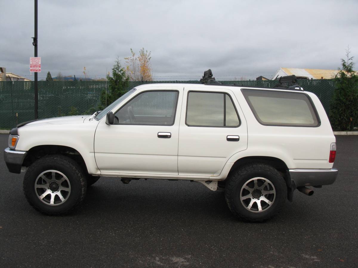 Toyota-4runner-1995-white-7