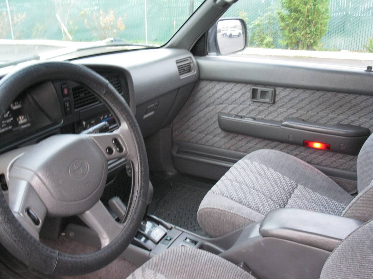 Toyota-4runner-1995-white-9