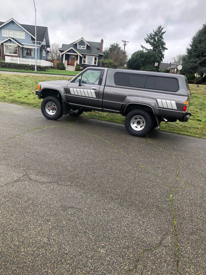 Toyota-4wd-sr5-1985-grey-2