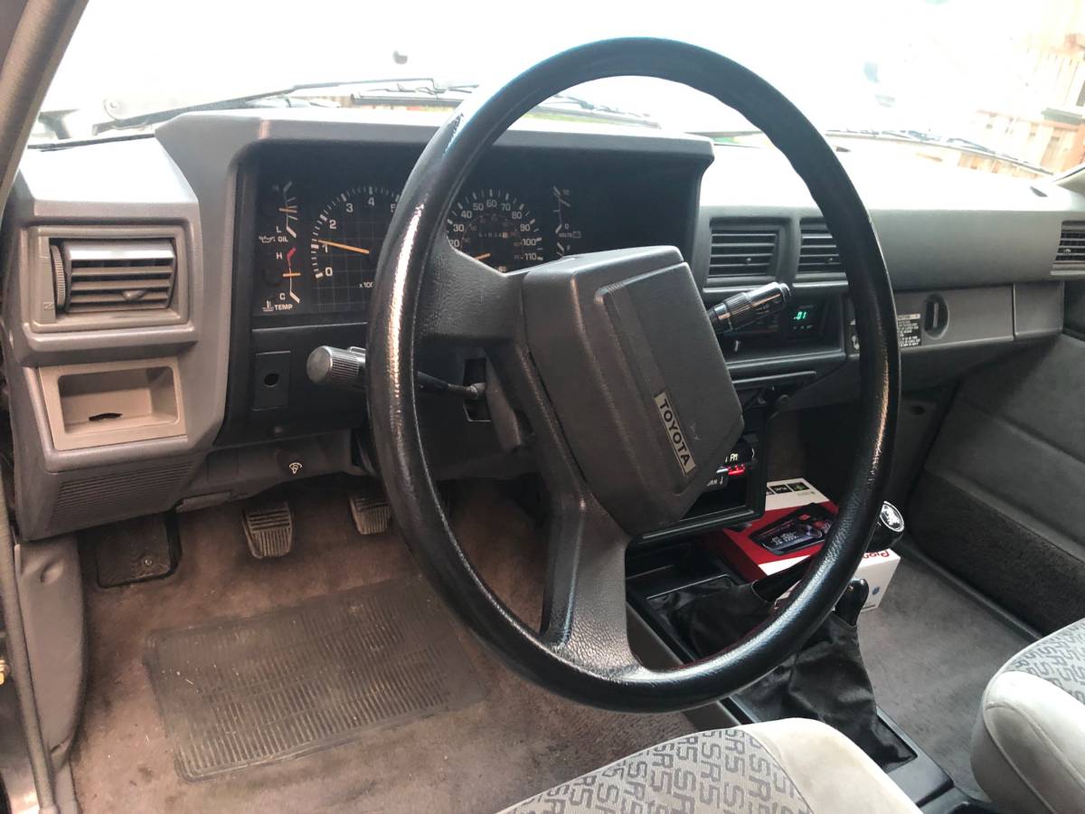 Toyota-4wd-sr5-1985-grey-3