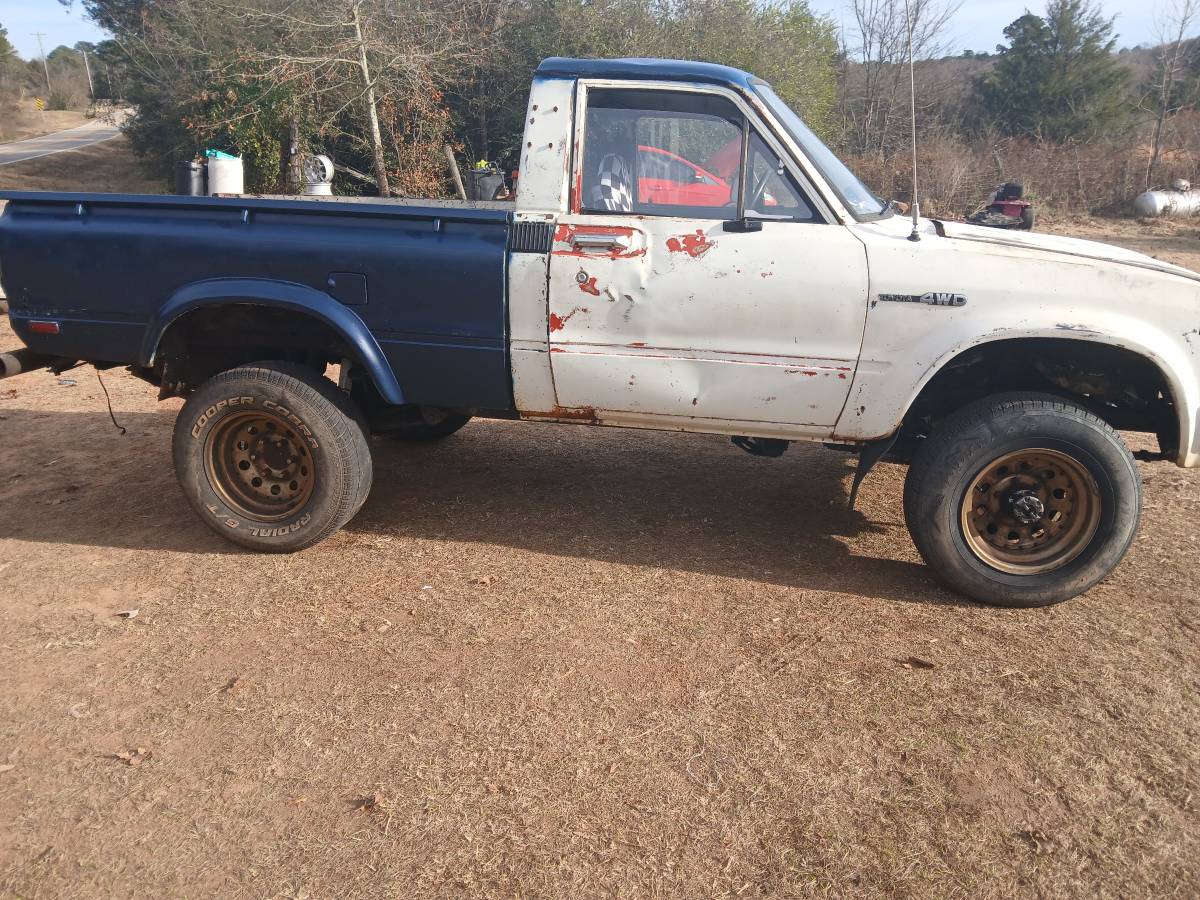 Toyota-4x4-pickup-1980-custom-12