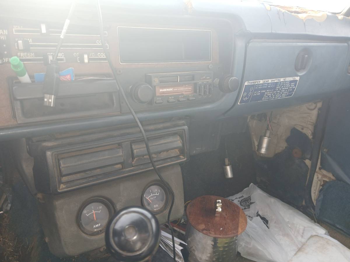 Toyota-4x4-pickup-1980-custom-14