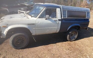 Toyota-4x4-pickup-1980-custom