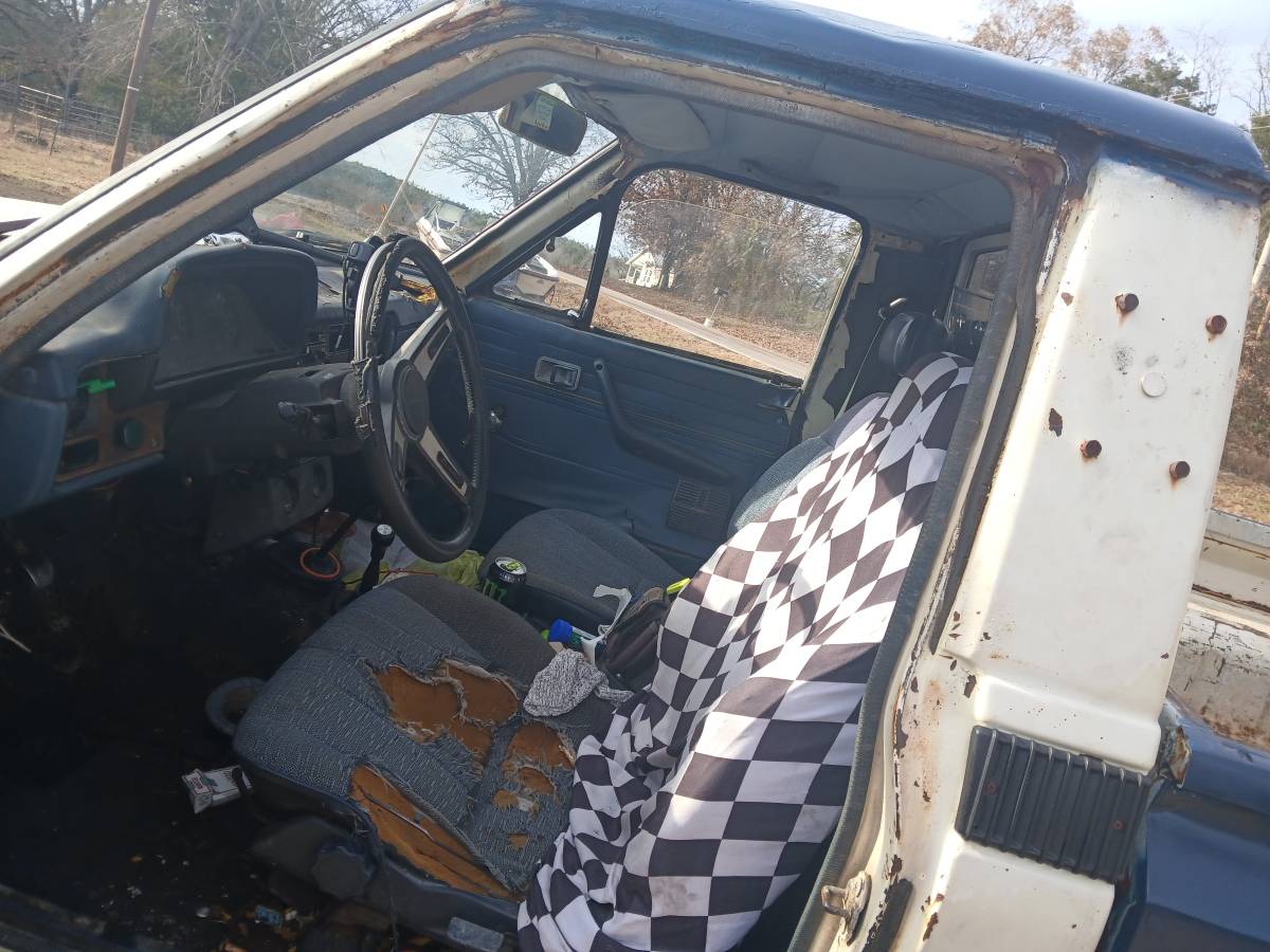 Toyota-4x4-pickup-1980-custom-9