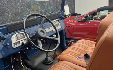 Toyota-Bj40-1978-Marine-Blue-Tan-1